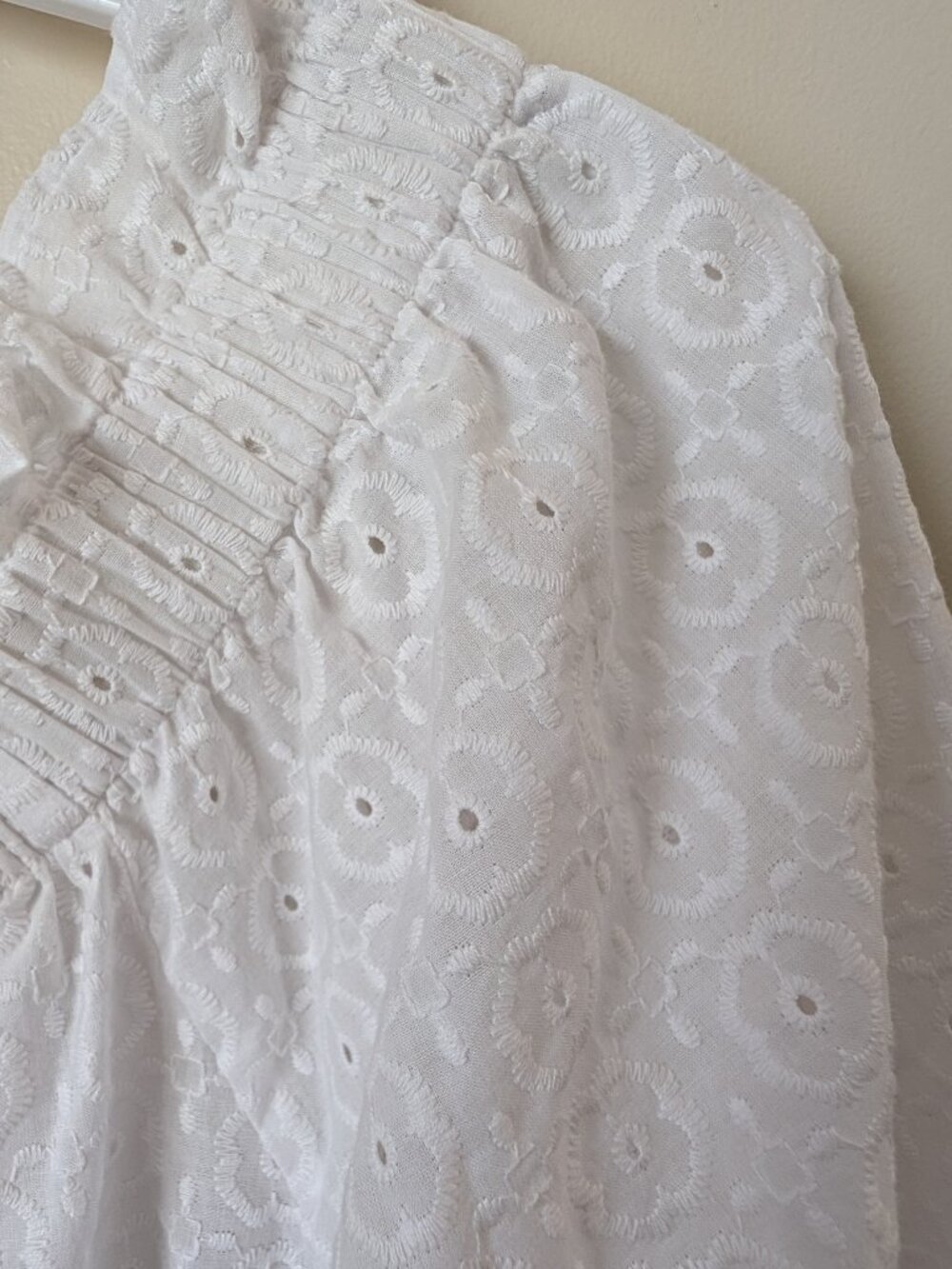 Tommy Hilfiger 100% Cotton Eyelet - White XL (NWT) - Picture 4 of 9
